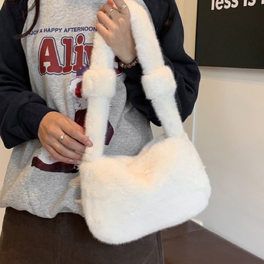 Elegant White Faux Fur Shoulder Bag